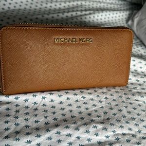 Michael Kors Jet Set Wallet